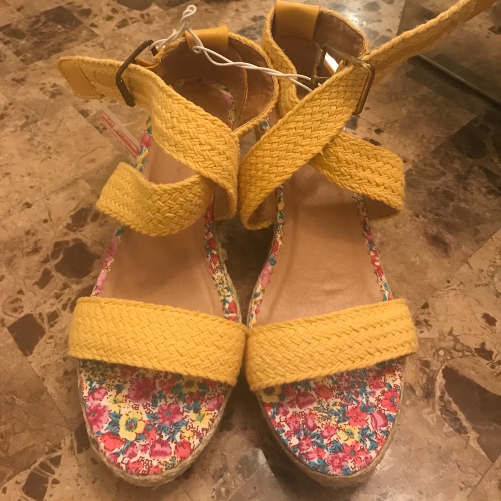 Yellow Wedges 💛